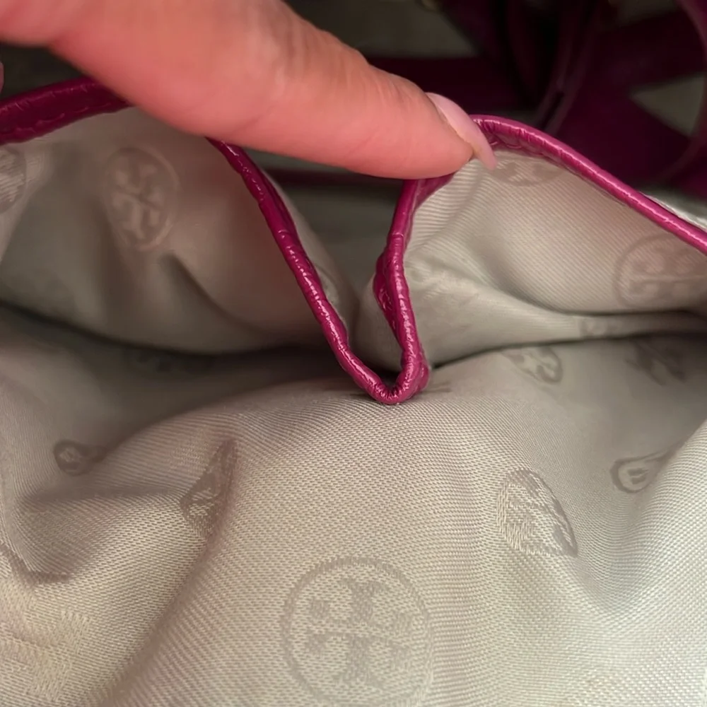 Tory Burch Amanda 2 Way Bag - Picture 6 of 9